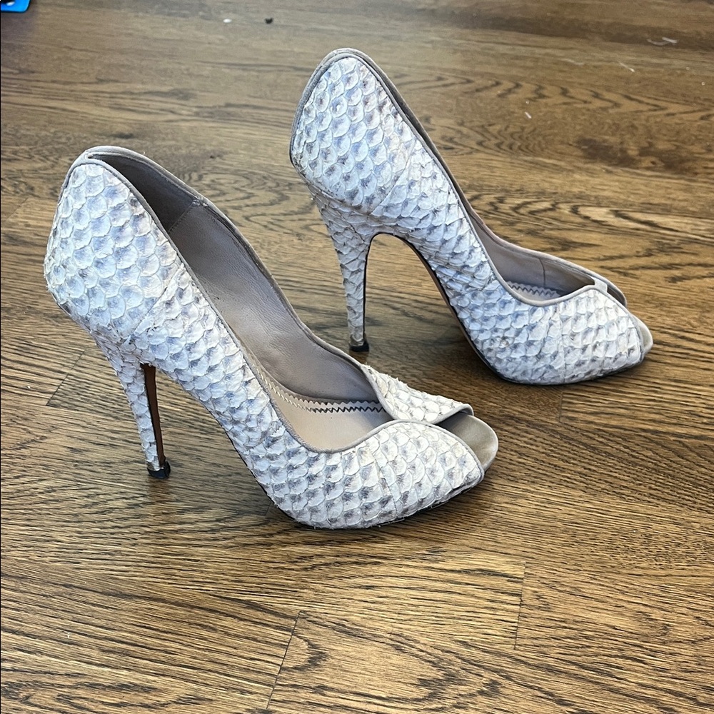 Jean-Michel Cazabat Textured White Peep-Toe Heels